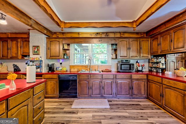 1994 Camp Creek Road, Lakemont, GA 30552