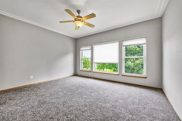 426 PRAIRIE VIEW DR, Fairfax, IA 52228