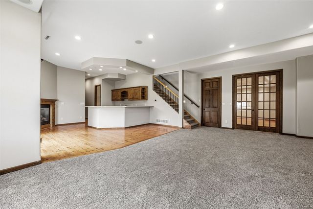 426 PRAIRIE VIEW DR, Fairfax, IA 52228
