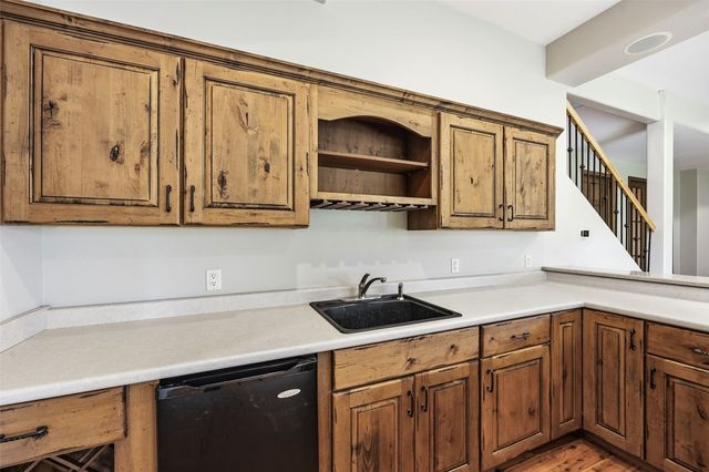 426 PRAIRIE VIEW DR, Fairfax, IA 52228