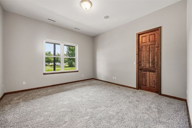 426 PRAIRIE VIEW DR, Fairfax, IA 52228