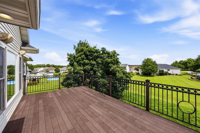 426 PRAIRIE VIEW DR, Fairfax, IA 52228