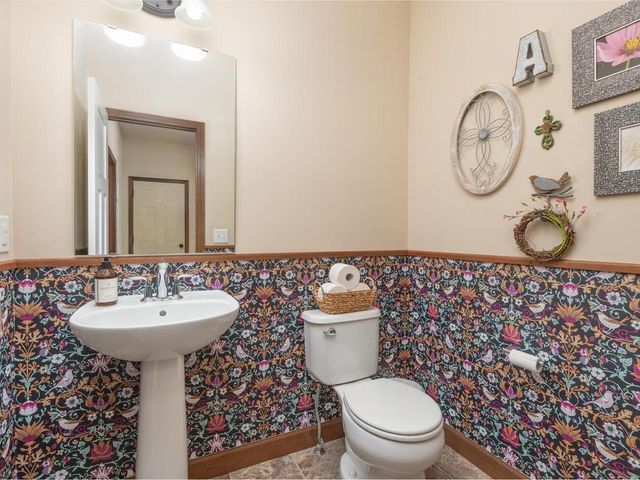 1113 Rosemary Lane, Chaska, MN 55318