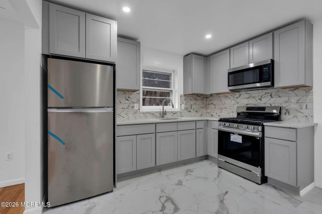 225 Lakeside Avenue, Blackwood, NJ 08012