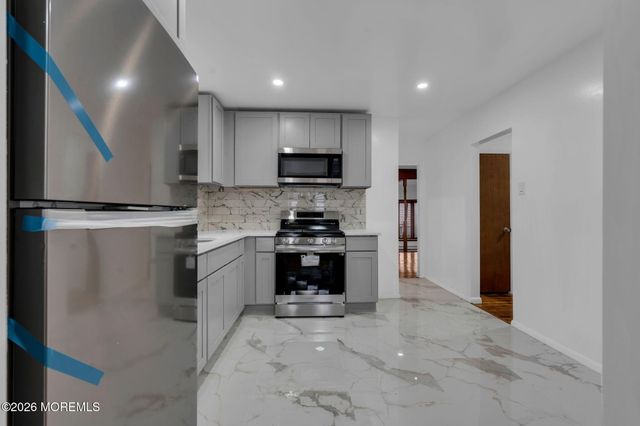 225 Lakeside Avenue, Blackwood, NJ 08012