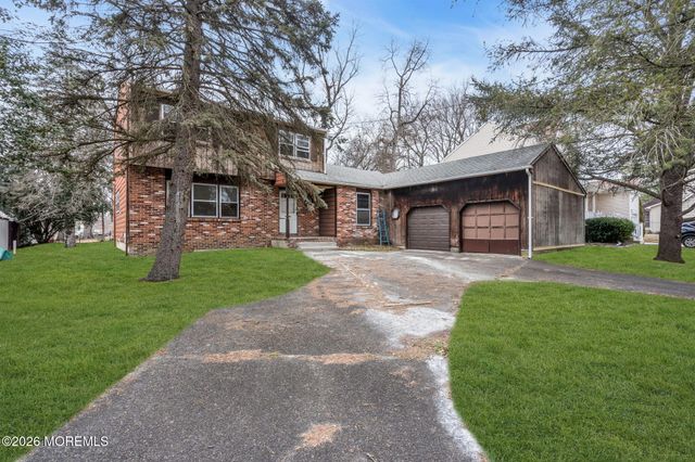 225 Lakeside Avenue, Blackwood, NJ 08012