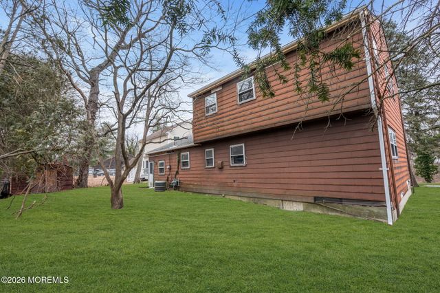 225 Lakeside Avenue, Blackwood, NJ 08012