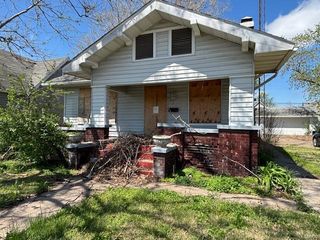 239 E Lorena Avenue, Wood River, IL 62095