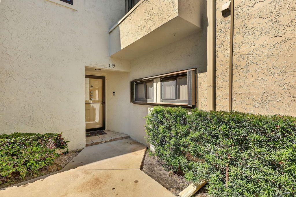 950 S Kanner Highway 129, Stuart, FL 34994