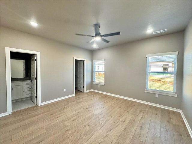 5900 SW Desert Avenue, Bentonville, AR 72713