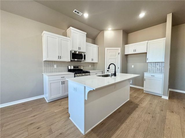 5900 SW Desert Avenue, Bentonville, AR 72713