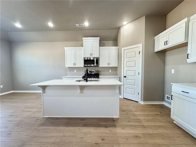 5900 SW Desert Avenue, Bentonville, AR 72713