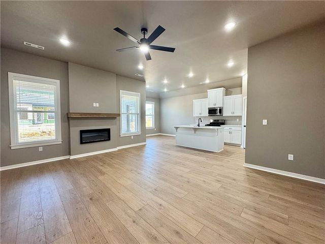 5900 SW Desert Avenue, Bentonville, AR 72713