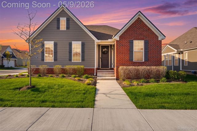 2556 Rosemond Ln, Rochester Hills, MI 48309