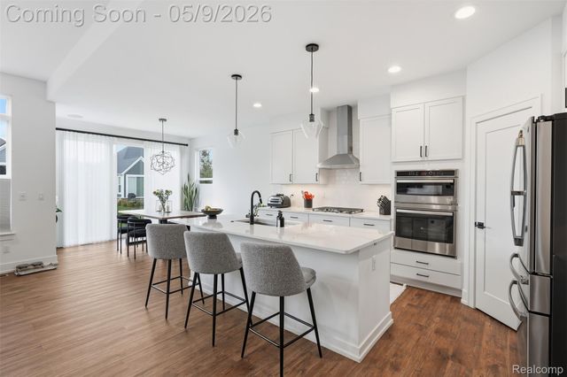2556 Rosemond Ln, Rochester Hills, MI 48309