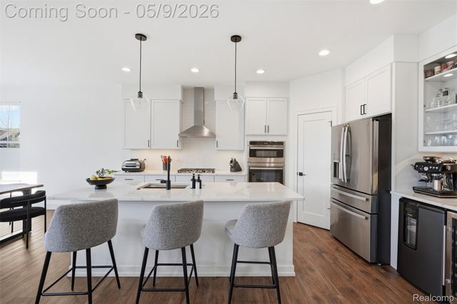 2556 Rosemond Ln, Rochester Hills, MI 48309
