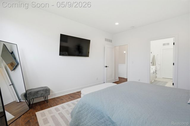 2556 Rosemond Ln, Rochester Hills, MI 48309