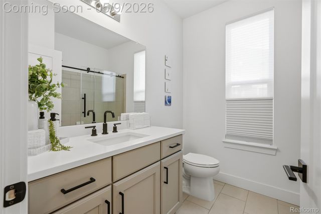 2556 Rosemond Ln, Rochester Hills, MI 48309