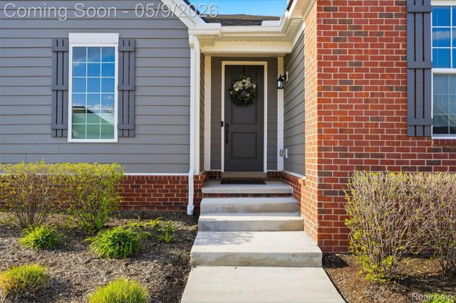 2556 Rosemond Ln, Rochester Hills, MI 48309