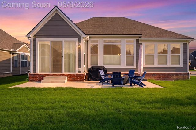 2556 Rosemond Ln, Rochester Hills, MI 48309