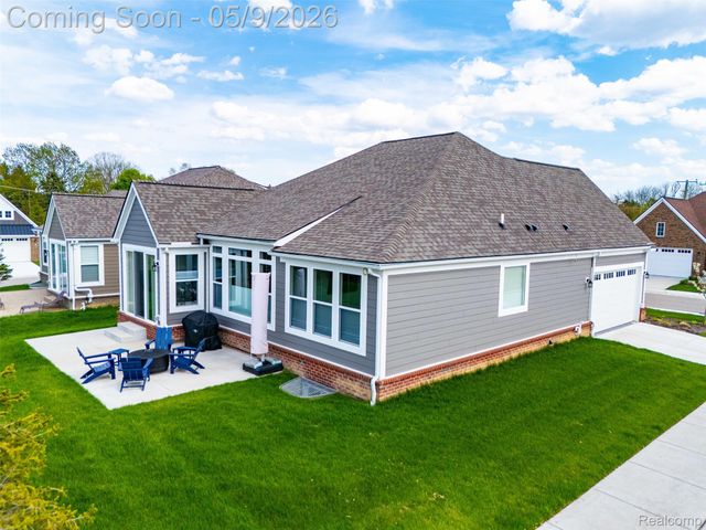 2556 Rosemond Ln, Rochester Hills, MI 48309