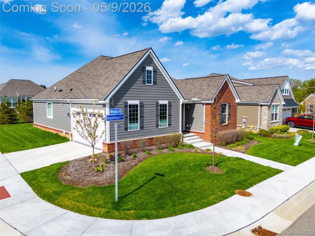 2556 Rosemond Ln, Rochester Hills, MI 48309