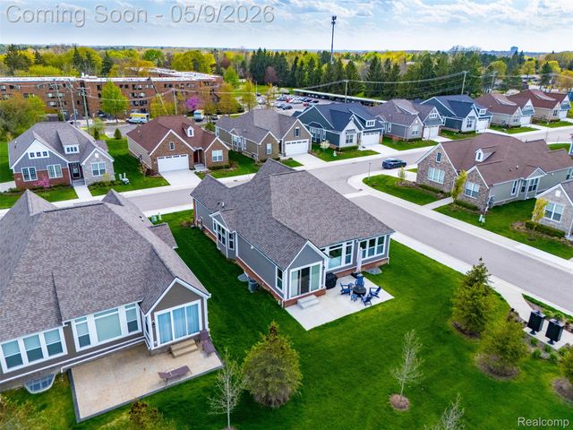 2556 Rosemond Ln, Rochester Hills, MI 48309