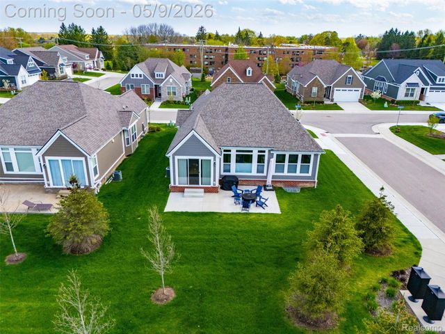 2556 Rosemond Ln, Rochester Hills, MI 48309