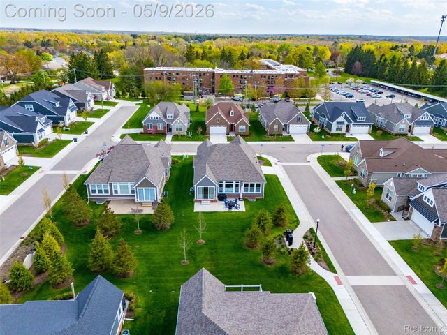 2556 Rosemond Ln, Rochester Hills, MI 48309