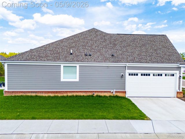 2556 Rosemond Ln, Rochester Hills, MI 48309
