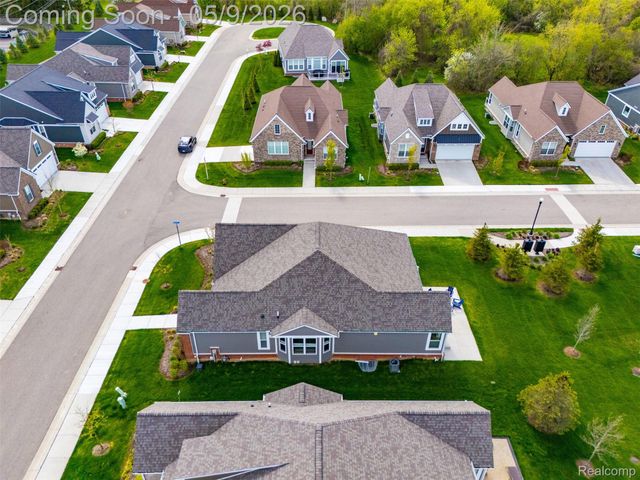 2556 Rosemond Ln, Rochester Hills, MI 48309