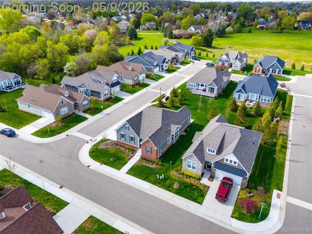 2556 Rosemond Ln, Rochester Hills, MI 48309