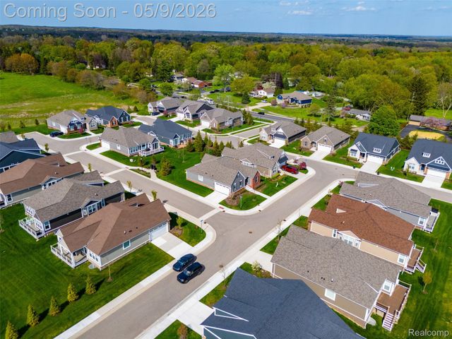 2556 Rosemond Ln, Rochester Hills, MI 48309