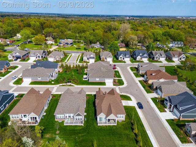 2556 Rosemond Ln, Rochester Hills, MI 48309