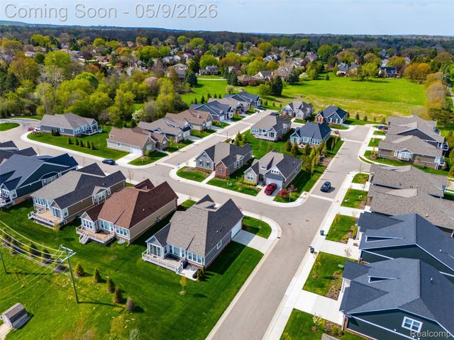 2556 Rosemond Ln, Rochester Hills, MI 48309