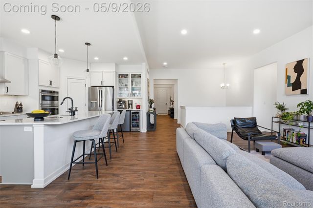 2556 Rosemond Ln, Rochester Hills, MI 48309
