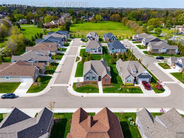 2556 Rosemond Ln, Rochester Hills, MI 48309