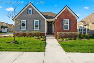 2556 Rosemond Ln, Rochester Hills, MI 48309
