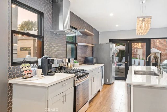 2615 Clyde Ave, Los Angeles, CA 90016