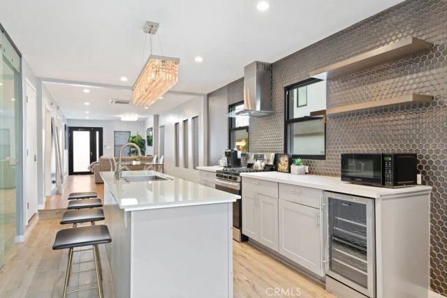 2615 Clyde Ave, Los Angeles, CA 90016