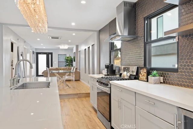 2615 Clyde Ave, Los Angeles, CA 90016