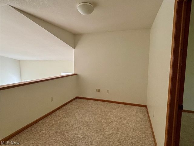 1437 Shaw Avenue B, Niles, OH 44446