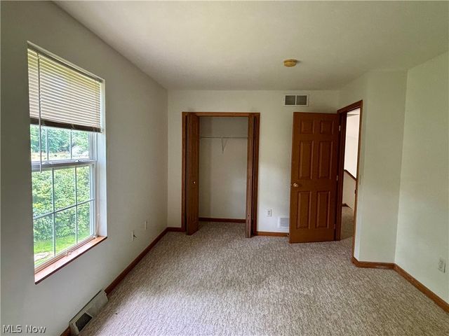1437 Shaw Avenue B, Niles, OH 44446