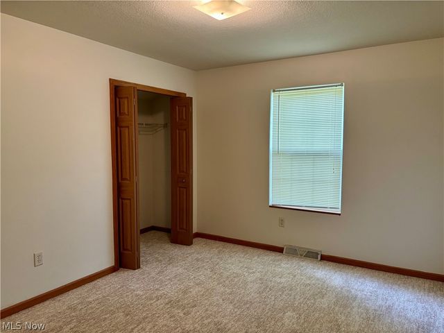 1437 Shaw Avenue B, Niles, OH 44446