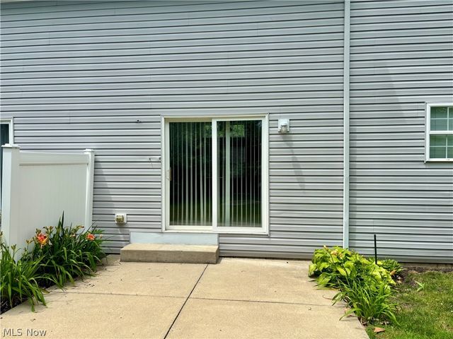 1437 Shaw Avenue B, Niles, OH 44446
