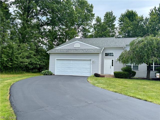 1437 Shaw Avenue B, Niles, OH 44446