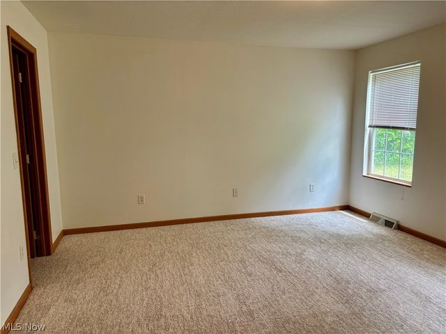 1437 Shaw Avenue B, Niles, OH 44446