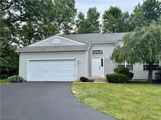 1437 Shaw Avenue B, Niles, OH 44446