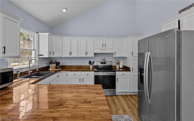 204 Aldridge Lane, Archdale, NC 27263