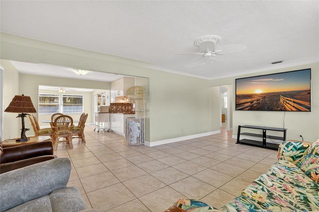 2962 8TH AVENUE SW, Largo, FL 33770